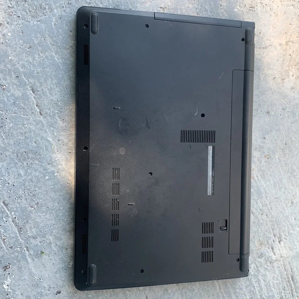 Laptap Dell color black size big